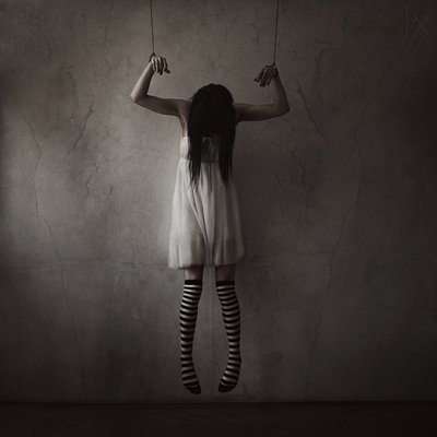 Het spookachtige poppenmeisje door Anja Matko