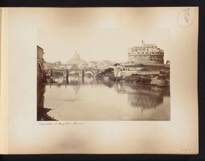 Gezicht op de Engelenburcht, de Tiber en de Sint Pieter te Rome, Italië door Anonymous