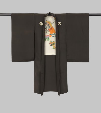 Jongens haori met speelgoed door Anonymous
