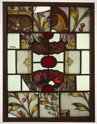Paneel met gekleurde ruiten, fragmenten van een grote compositie van cartouches, vruchten etc. door Anonymous