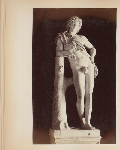 Sculptuur van de rustende satyr in de Capitolijnse Musea te Rome door Anonymous
