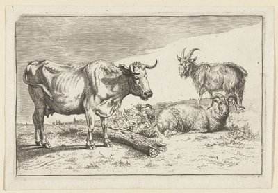 Staande koe met gedraaide hoorn met een schaap en een geit door Anonymous