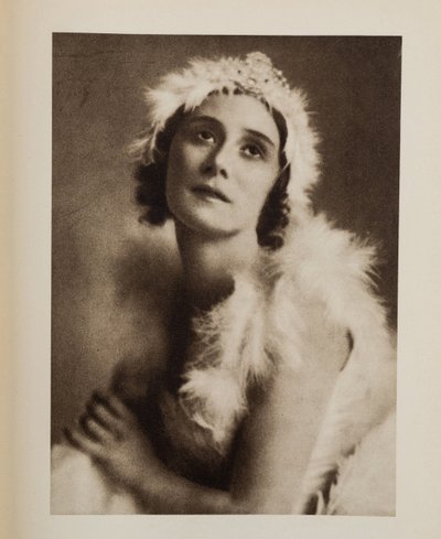 Anna Pavlova (Pavlovna) (1881-1931) in het ballet De Stervende Zwaan van Camille Saint-Saens, anoniem door Anonymous Anonymous