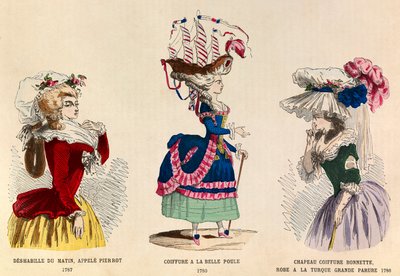 Van links naar rechts: Deshabille du matin genaamd Pierrot in 1787; Kapsel a la Belle Choule in 1780; Hoed en jurk een Turkse grote versiering in 1786 - privécollectie door Anonymous Anonymous