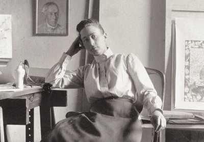 Hilma af Klint in haar studio aan Hamngatan, Stockholm, ca. 1895 (fotografie) door Anonymous Anonymous