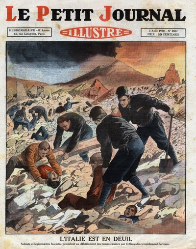 Italië rouwt: soldaten en fascistische legionairs (zwarte hemden) ruimen de puinhopen op veroorzaakt door de verschrikkelijke aardbeving ten oosten van Napels. Gravure. Een van de kranten 