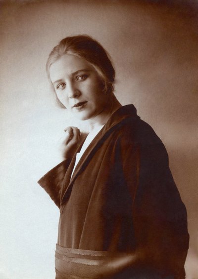 Izabella Danilovna Yurieva (1899-2000), Anoniem door Anonymous Anonymous
