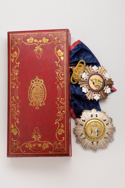 Koninkrijk der Beide Siciliën (Beide Siciliën) - Orde van Sint Ferdinand en Verdienste: insignes van een ridder grootkruis behorend tot een lid van het Groothertogelijk Huis van Baden - Midden 19e eeuw - Goud, zilver en email; wapenkist van het Koninkrijk door Anonymous Anonymous