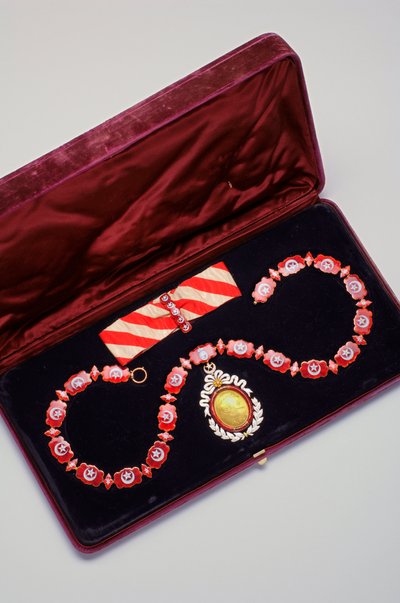 Orde van de Ottomaanse Dynastie: ketting en hanger door Anonymous Anonymous