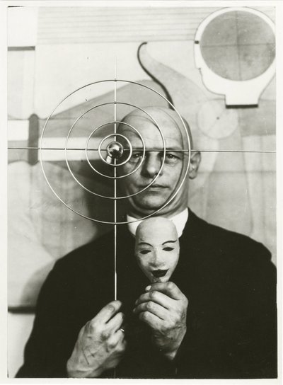 Oskar Schlemmer (1888-1943), Anoniem. Fotografie door Anonymous Anonymous