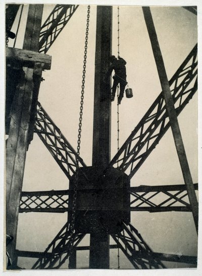 Schilder op de Eiffeltoren in 1889, Parijs door Anonymous Anonymous
