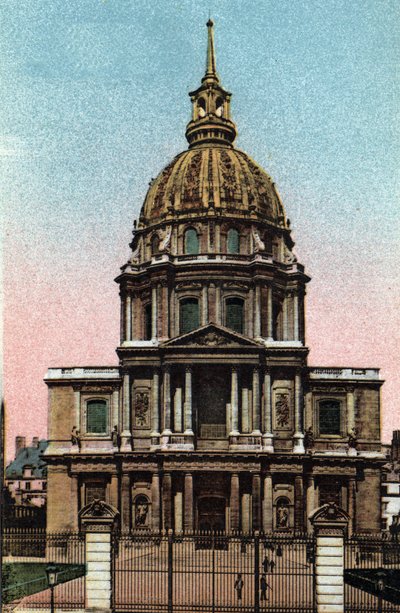 Parijs: buitenaanzicht van de koepel van het Hotel des Invalides, gerealiseerd door Jules Hardouin Mansart (1646-1708) op een project van Liberal Bruand. Foto uit 1920 in 
