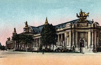 Parijs: buitenaanzicht van het Grand Palais geopend in 1900. Foto uit 1920 in 