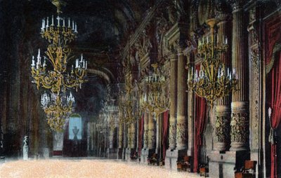 Parijs: uitzicht op de grote foyer van de Opera Garnier. Foto uit 1920 in 