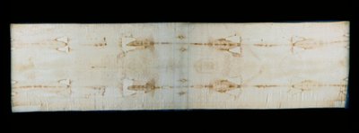 De heilige lijkwade van Turijn (of lijkwade of sacra sindone), linnen doek met sporen (verondersteld die van Christus) van marteling van een lichaam. Koninklijke Kapel van de Kathedraal Sint-Jan de Doper van Turijn, Italië. door Anonymous Anonymous