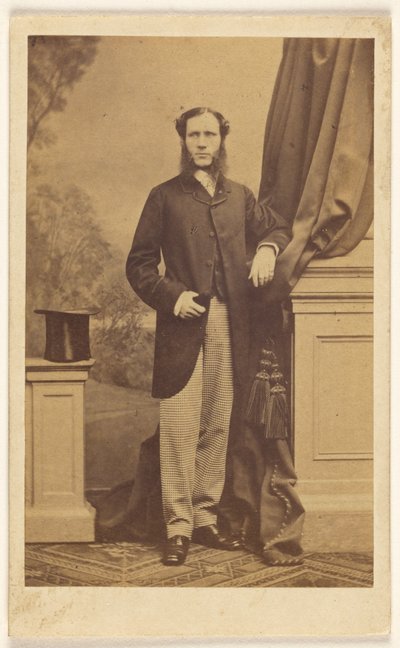 [Ongeïdentificeerde man met lange schenkel, staand]. door Antoine Claudet