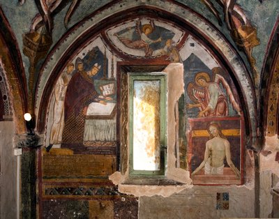 Links, paus Gregorius IX wijdt de kapel in, rechts, de Pietà, fresco door Antonio Aquili door Antoniazzo Romano