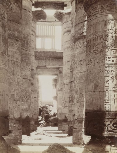 Hypostyle Zaal in de Tempel van Karnak, uitzicht op de Hypostyle Zaal door Antonio Beato
