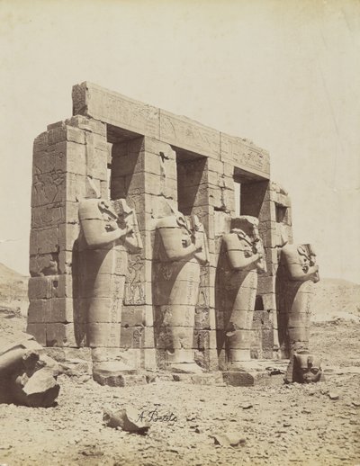 Ramesseum, Thebe, uitzicht op het zuidoosten van de Tweede Hof door Antonio Beato