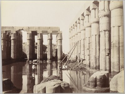 Tempel van Luxor (zicht op de hof van Amenhotep III) door Antonio Beato