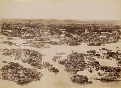 [Zicht op de Eerste Cataract] / [Vue de la Premiere Cataracte]. door Antonio Beato