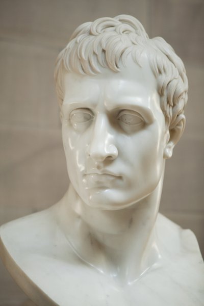 Napoleon Bonaparte (marmer) door Antonio Canova