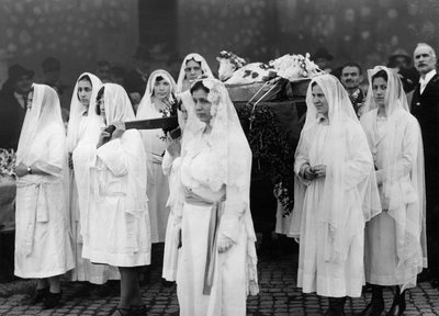 Paasrituelen: zegenen van de lammeren bij Sant Agnese fuori le Mura, Rome, c.1940-46 door Armando Bruni