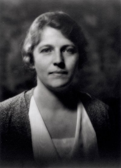 Pearl Buck (1892-1973) door Arnold Genthe