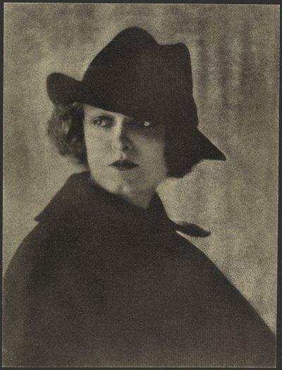 [Portret van een onbekende Hollywood actrice]. door Arthur F. Kales