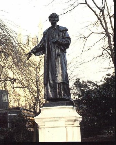 Standbeeld van Emmeline Pankhurst (1857-1928) 1930 door Arthur George Walker