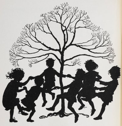 Silhouet van kinderen die rond een boom dansen door Arthur Rackham
