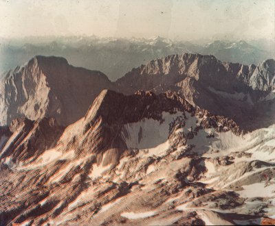 Luchtfoto van Alpenbergen gefotografeerd op glasplaat met vroege Uvach door Arthur Traube