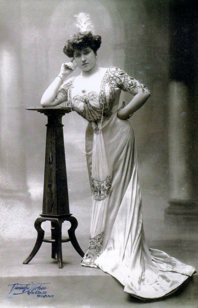 De sopraan Maria Farneti door Arturo Varischi