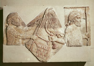 Fragment van een reliëf met Medische tributaries door Assyrian School