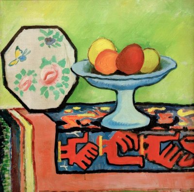 Stilleven met appelschaal en Japanse waaier door August Macke