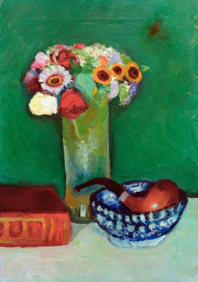 Stilleven met bloemen en pijp in blauwe schaal door August Macke