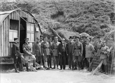 M. Georges Benjamin Clemenceau, de Franse premier, bezoekt de 4th Division, een eenmalig bezoek aan het Australische front, 7 juli 1918 door Australian Photographer