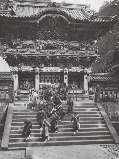 Japan: Nikko, Yomei-mon, Hoofdingang van het Ieyasu-heiligdom door Axel von Graefe