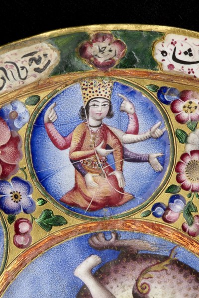 Kom met deksel, schotel en lepel met astrologische decoratie door Baqir