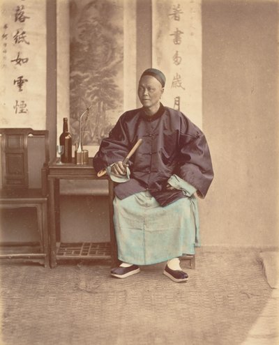 [Zittende Chinese vrouw met waaier] door Baron Raimund von Stillfried
