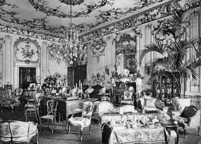 De salon, Chesterfield House, 1908 door Bedford Lemere and Company