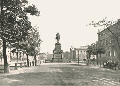 Standbeeld van Frederik de Grote, Unter Den Linden, Berlijn, Duitsland, 1895 door Berlin Photographic Co
