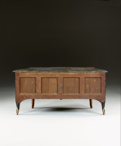 Louis XV commode, ca. 1740 door Bernard van Risamburgh