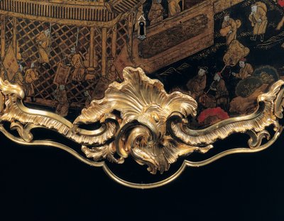 Een Louis XV commode door Bernard van Risenburgh II