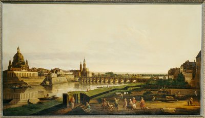 Een uitzicht op Dresden vanaf de rechteroever van de rivier de Elbe boven de Augustusbrug door Bernardo Bellotto