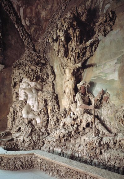 Interieur van de grot gecreëerd door Bernardo Buontalenti (Grotta del Buontalenti) door Bernardo Buontalenti