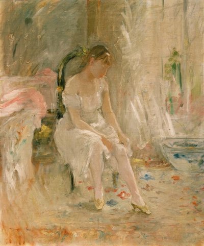 Vrouw die zich aankleedt of meisje dat haar kous aantrekt door Berthe Morisot