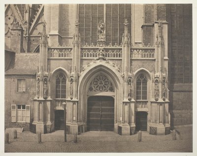 Zonder titel [Zuidgevel van het dwarsschip van de Sint-Michiels- en Sint-Goedelekathedraal in Brussel, België]. door Bisson Frères