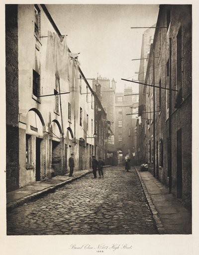 Broad Close No. 167 High Street, uit The Old Closes and Streets of Glasgow door British School