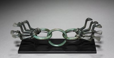 Ketelornament, ca. 1200 v.Chr. door Bronze Age